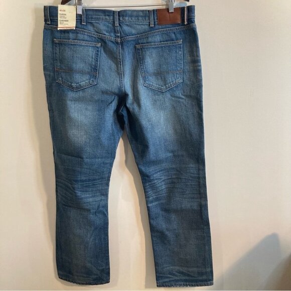 TOMMY HILFIGER Sz 40 x  30 Classic Lightly Distressed Jeans NWT - Picture 9 of 16